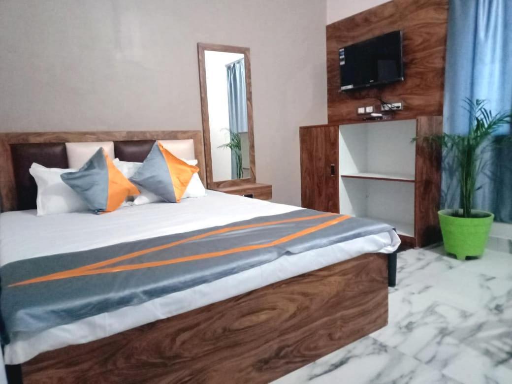 Milan Palace By Unik Group Deoghar Esterno foto